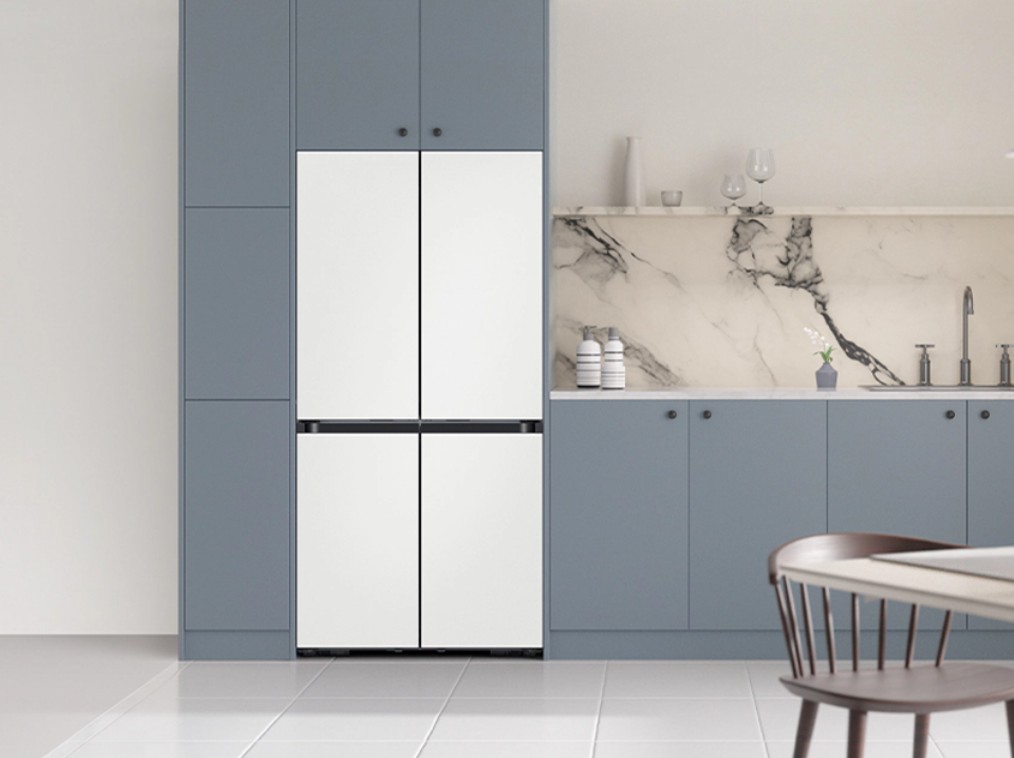 주방 인테리어와 완벽하게 조화를 이루는 삼성 비스포크 냉장고 렌탈 키친핏 모델 설치 예시